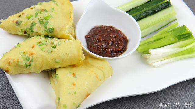 面点师秘籍，几分钟打造薄软鸡蛋早餐饼